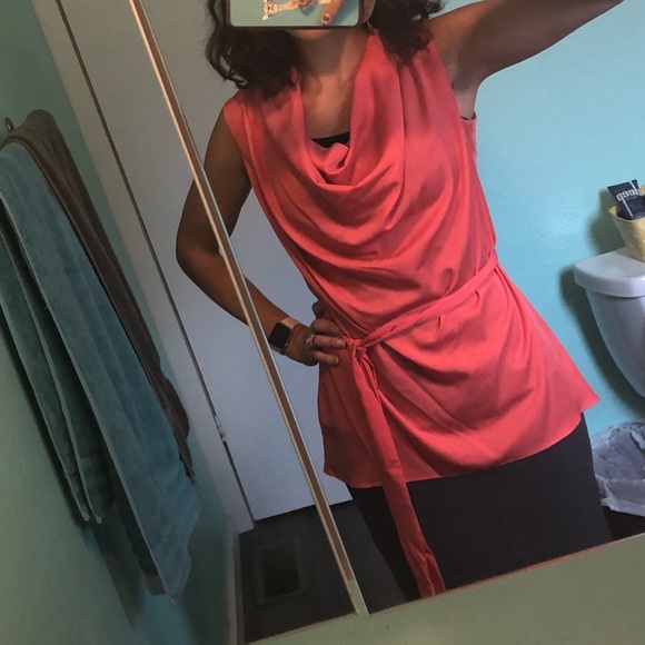 Sophisticated Blouse 😘 - Picture 2 of 7